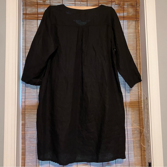 Match Point by FixSun Black Linen Dress - Picture 2 of 13